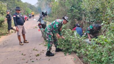 Koramil 0508/Purwadadi Gelar Karya Bhakti Pembersihan Jalan Desa Parapatan