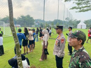 Kapolsek Setu Pimpin Langsung Pengamanan Final EPA U.20 di Kertarahayu