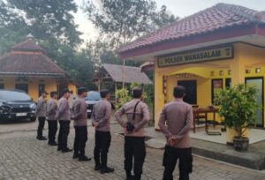 Kapolsek Wanasalam Pastikan Pilkades Antar Waktu Sukatani Berjalan Aman dan Kondusif