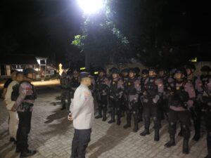 Apel Gabungan Brimob Polres Lebak dan Polsek Wanasalam: Kesiapan Penuh Kawal Pemilihan Antar Waktu Desa Sukatani Aman dan Lancar