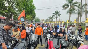 Aksi Partai Buruh Suarakan Nasib Buruh TPL