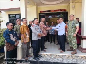PENUTUPAN PENDAFTARAN TERAKHIR DESA KALIANGSANA BERLANGSUNG MERIAH, BPK. ENDANG TUAI SOROTAN